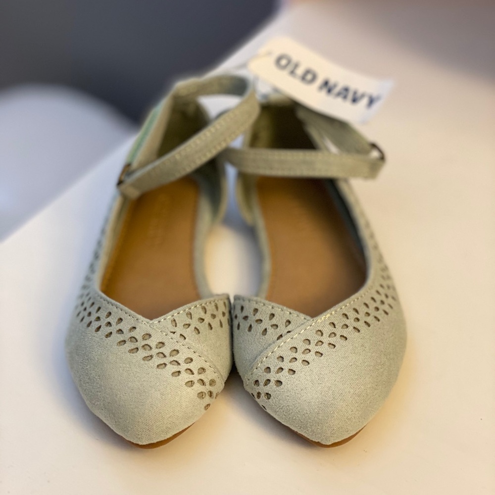 Old Navy toddler shoes size 6